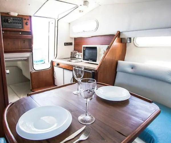 船屋 Cozy Boat To Unwind By The Ocean *