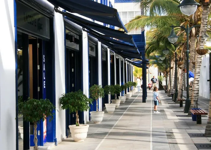 Cozy Boat To Unwind By The Ocean 船屋 卡列罗港