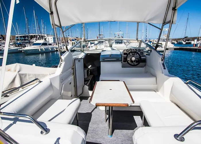 Cozy Boat To Unwind By The Ocean Botel Puerto Calero